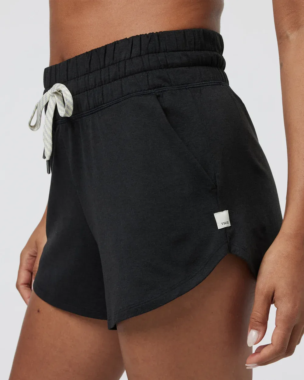 Vuori Performance Halo offers Shorts ~ Flax Heather Small