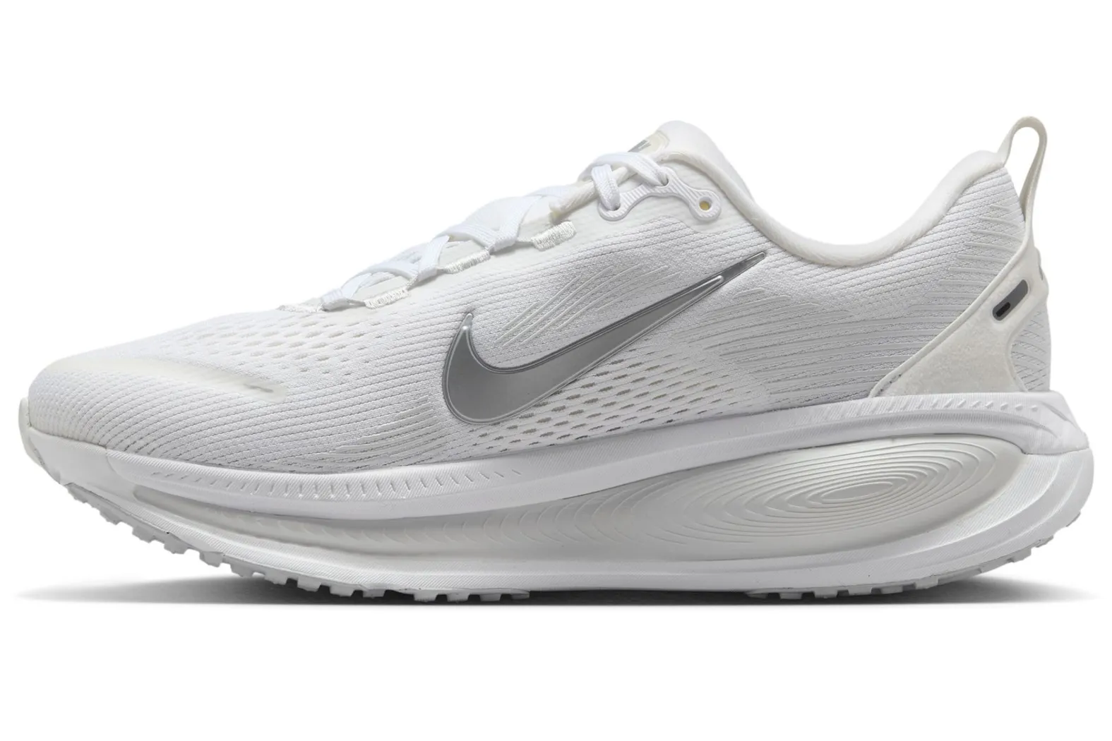 Nike Women's Vomero 18 White/metallic Silver